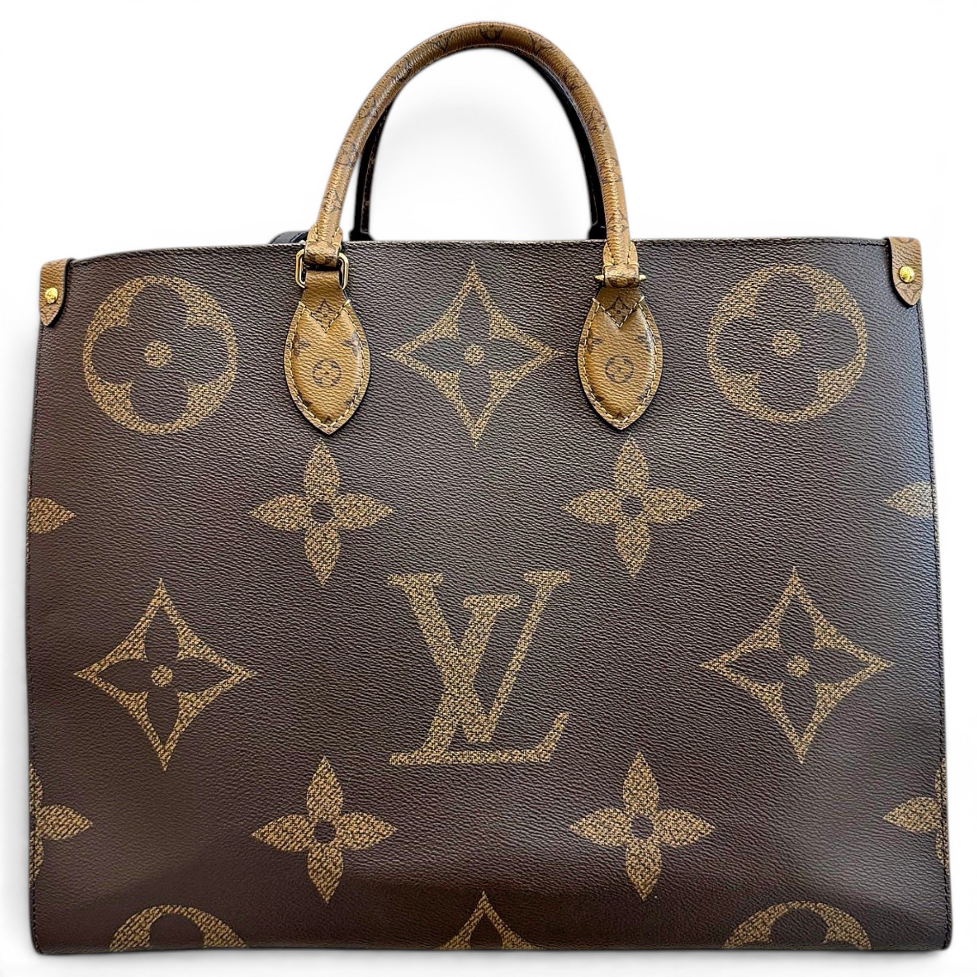 Onthego leather handbag