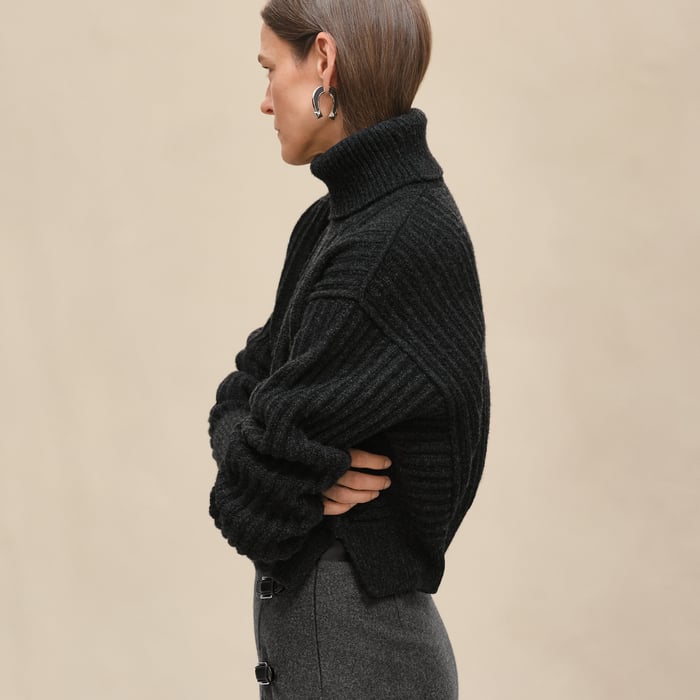 Gris Volcanique Long-sleeve Thick Sweater