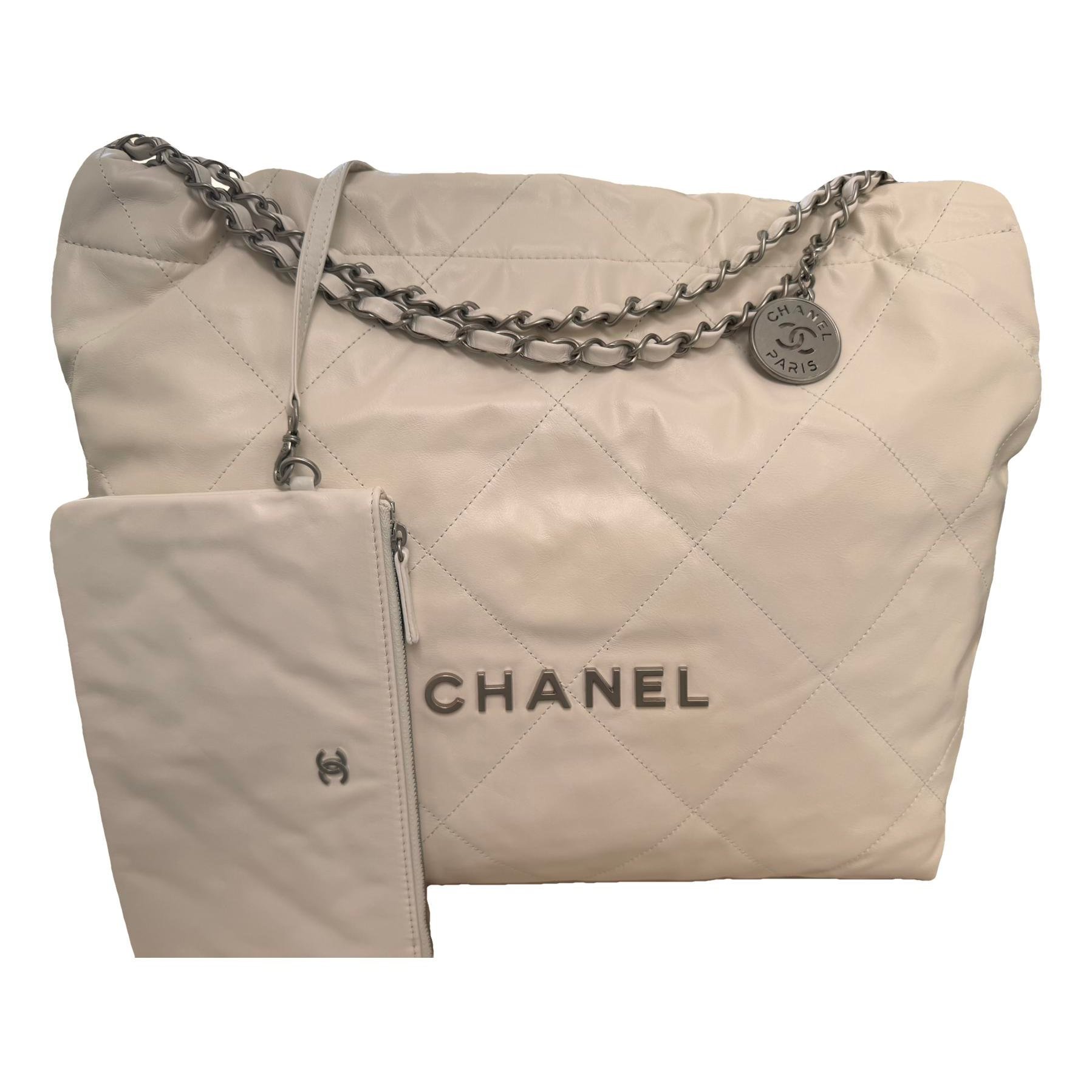 Chanel 22 leather handbag