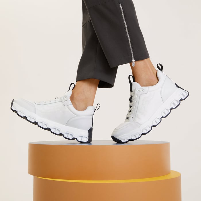 Blanc Impulse Sneaker
