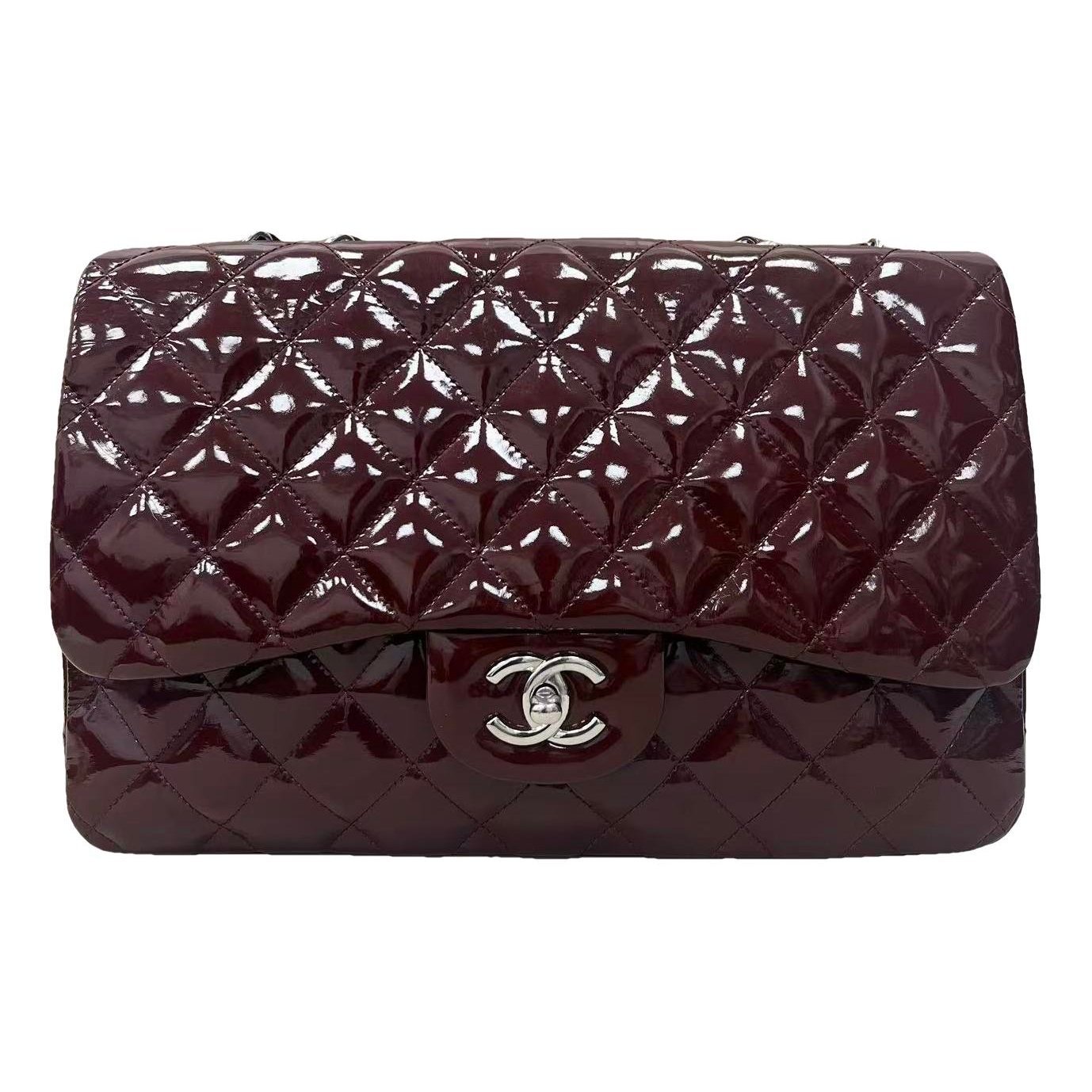 Timeless/Classique patent leather handbag