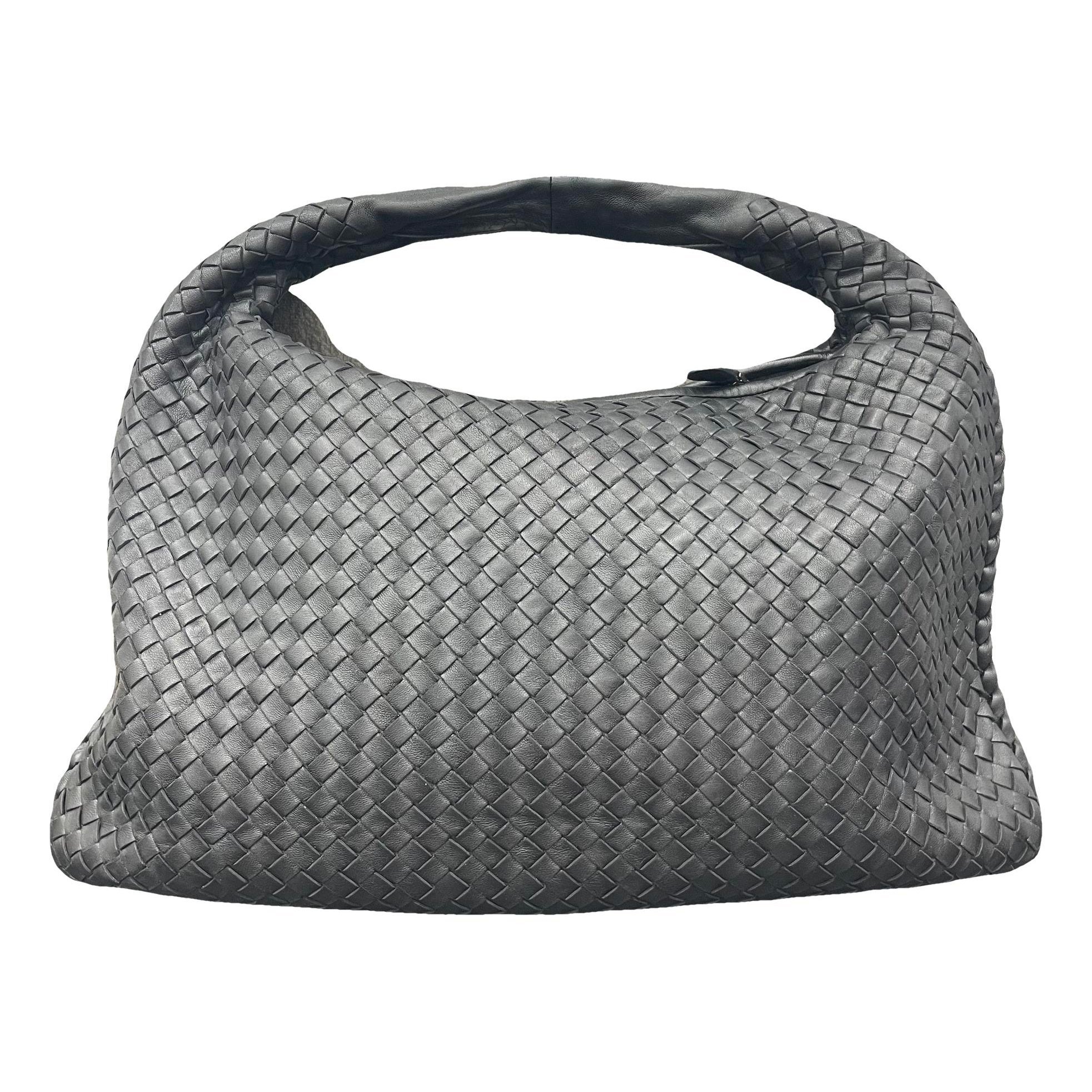 Veneta leather handbag