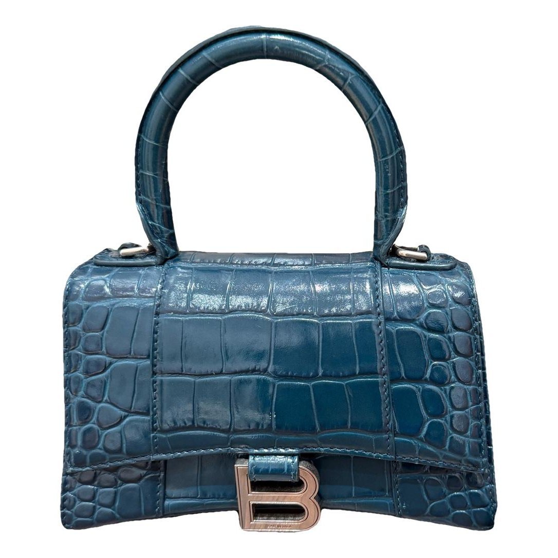 BB Round leather handbag