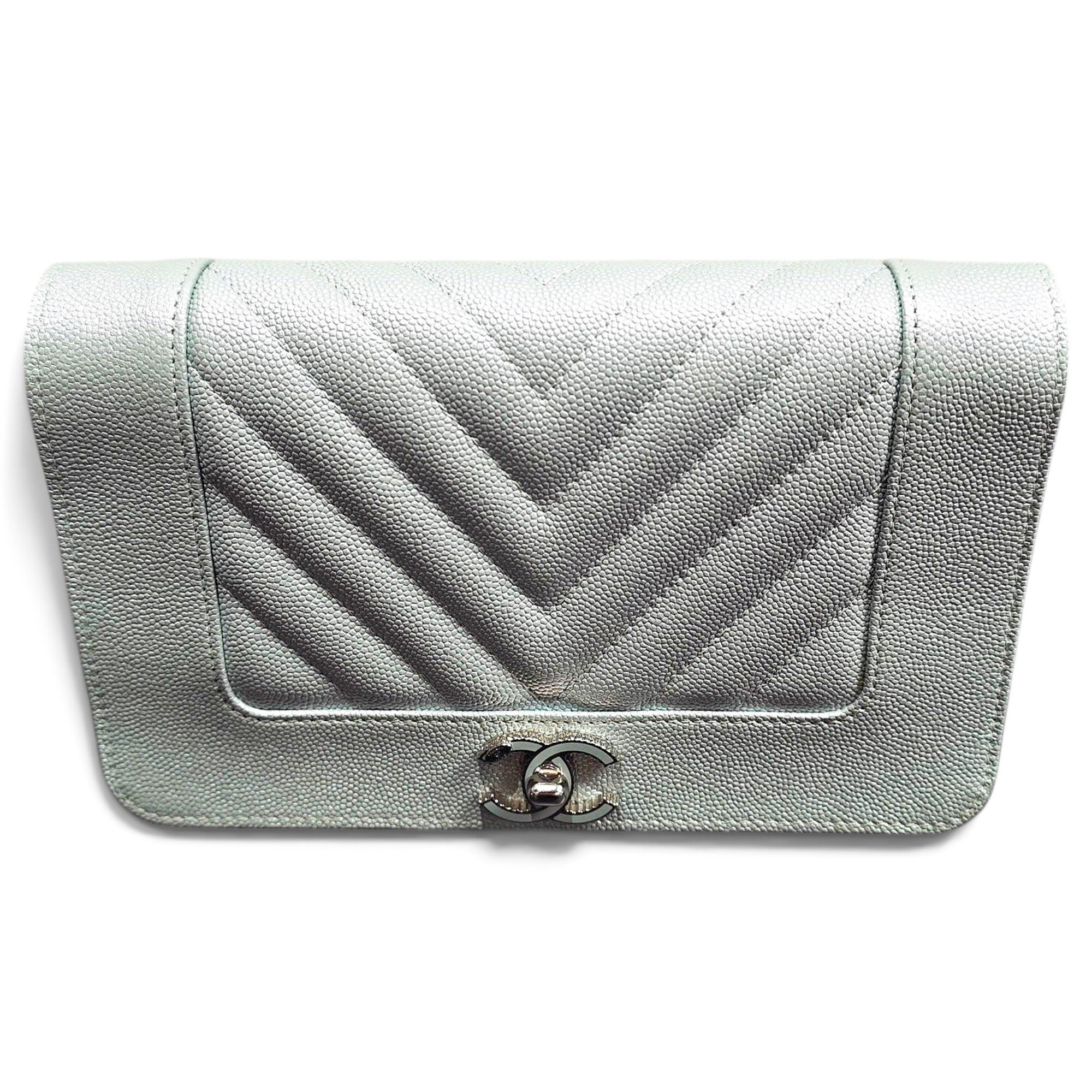 Wallet On Chain Timeless/Classique leather crossbody bag