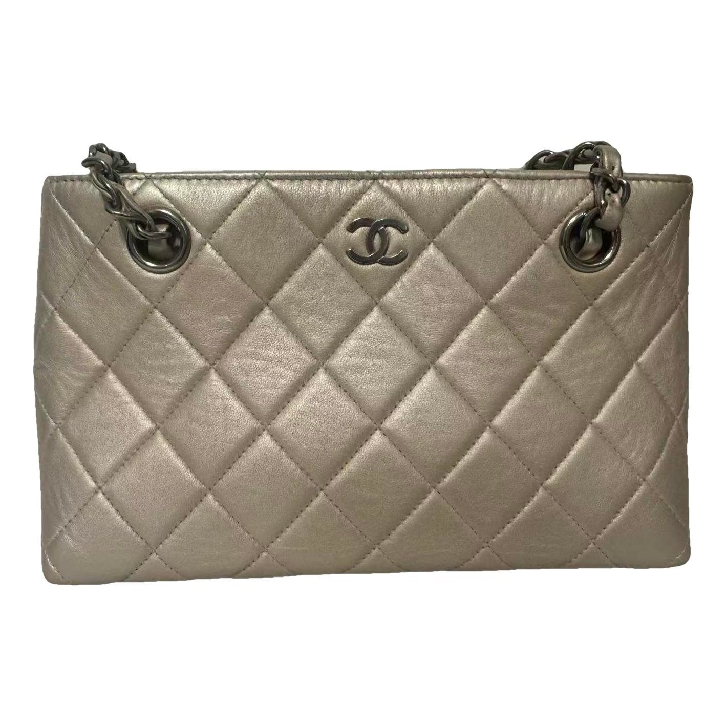Leather tote