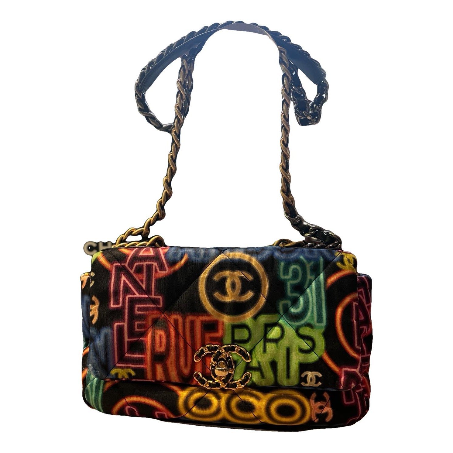 Chanel 19 leather bag