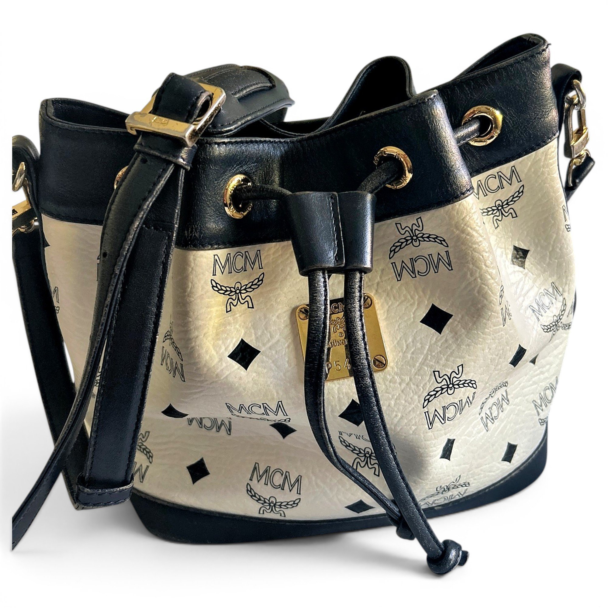 Heritage Drawstring leather crossbody bag