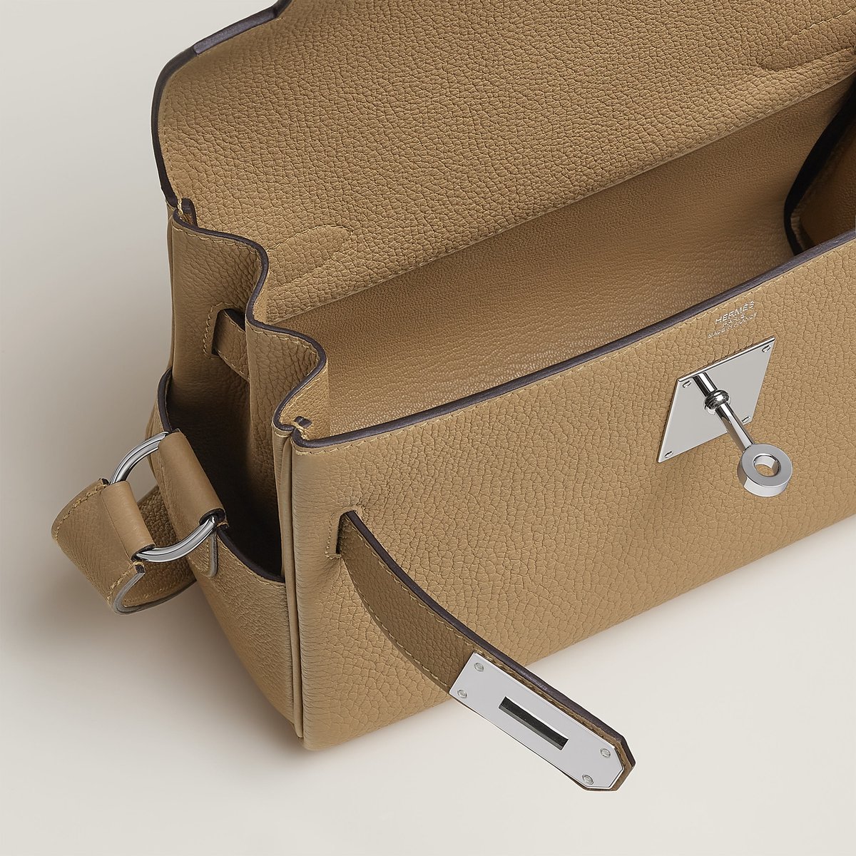 Kelly Messenger PM bag
