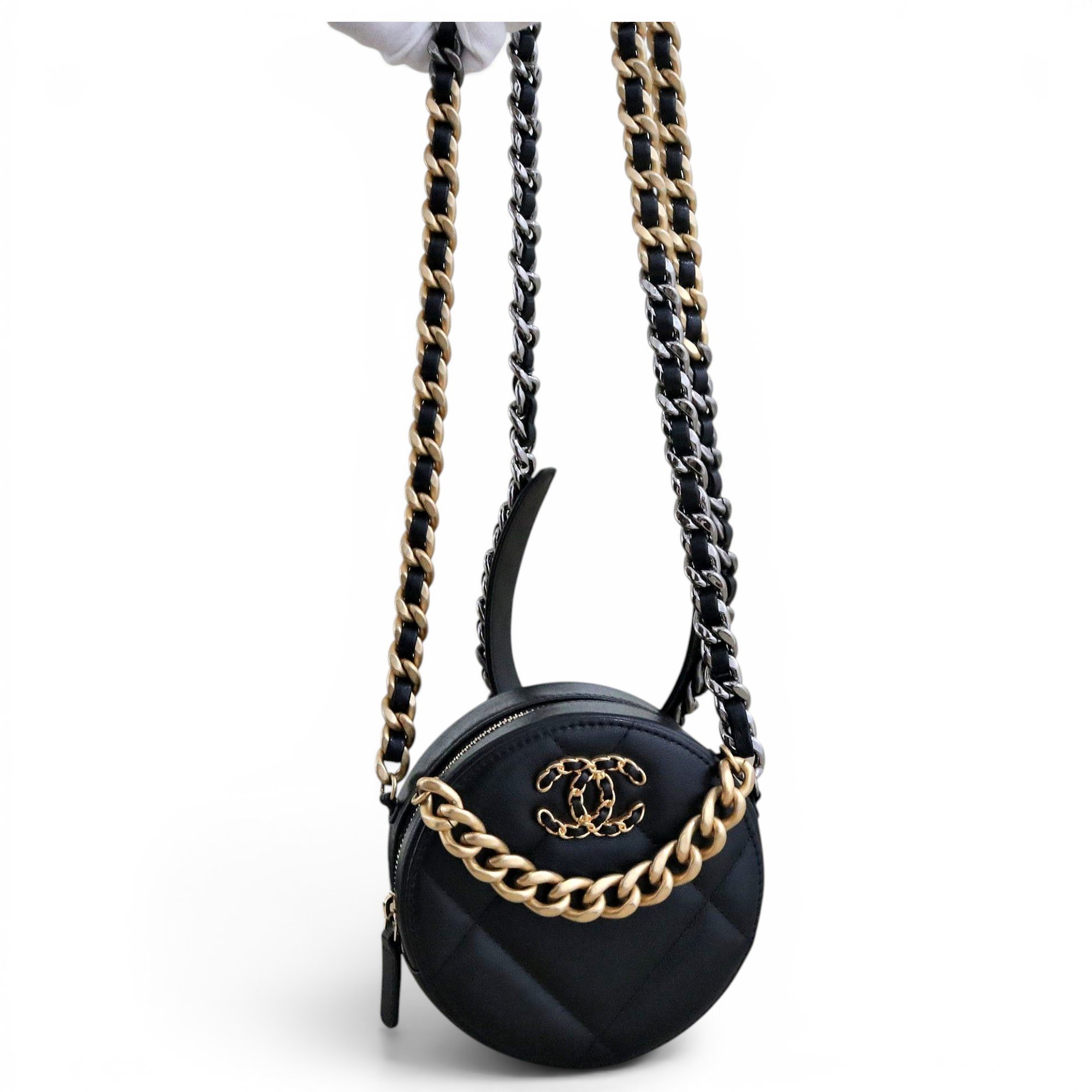 Chanel 19 leather handbag