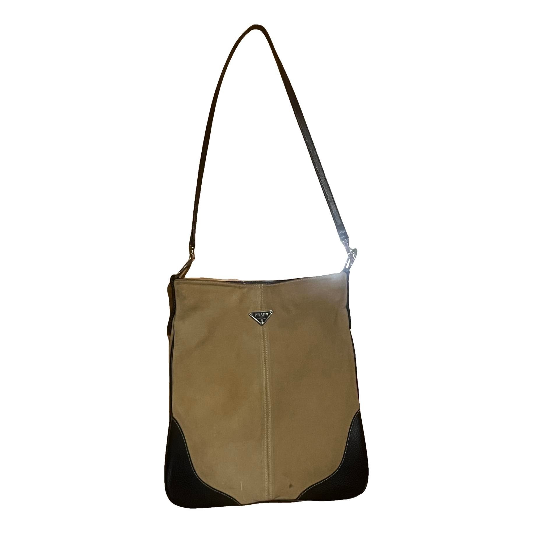 Leather travel bag