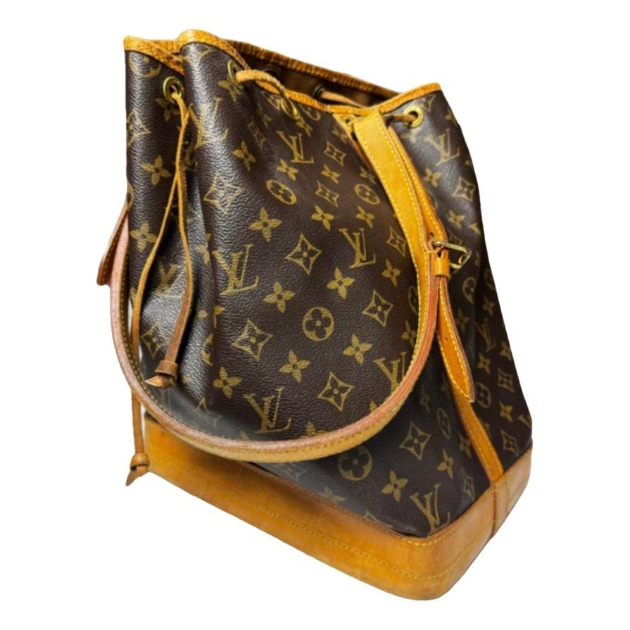 Louis Vuitton Petit Noé trunk leather handbag