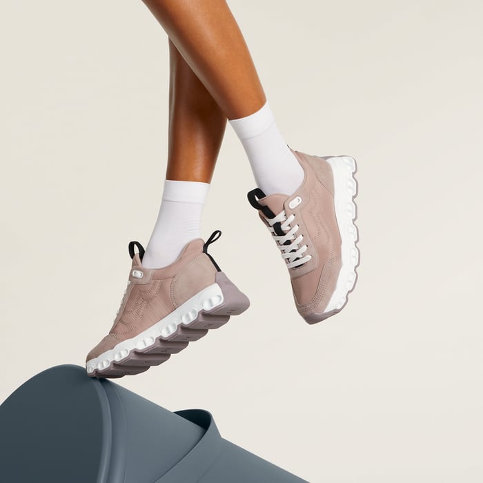 Rose Pâle Impulse Sneaker