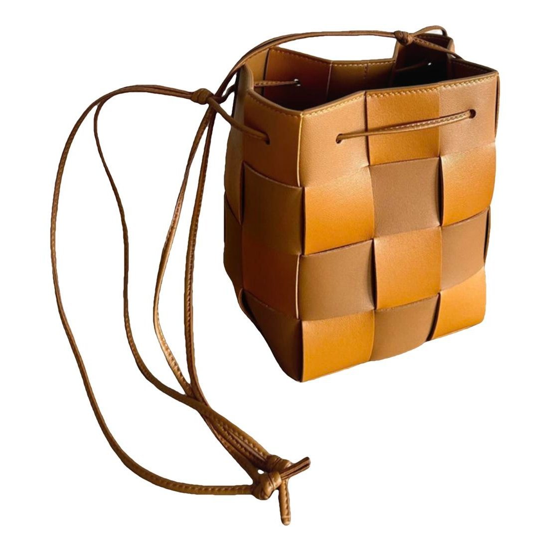 Cassette Bucket leather bag