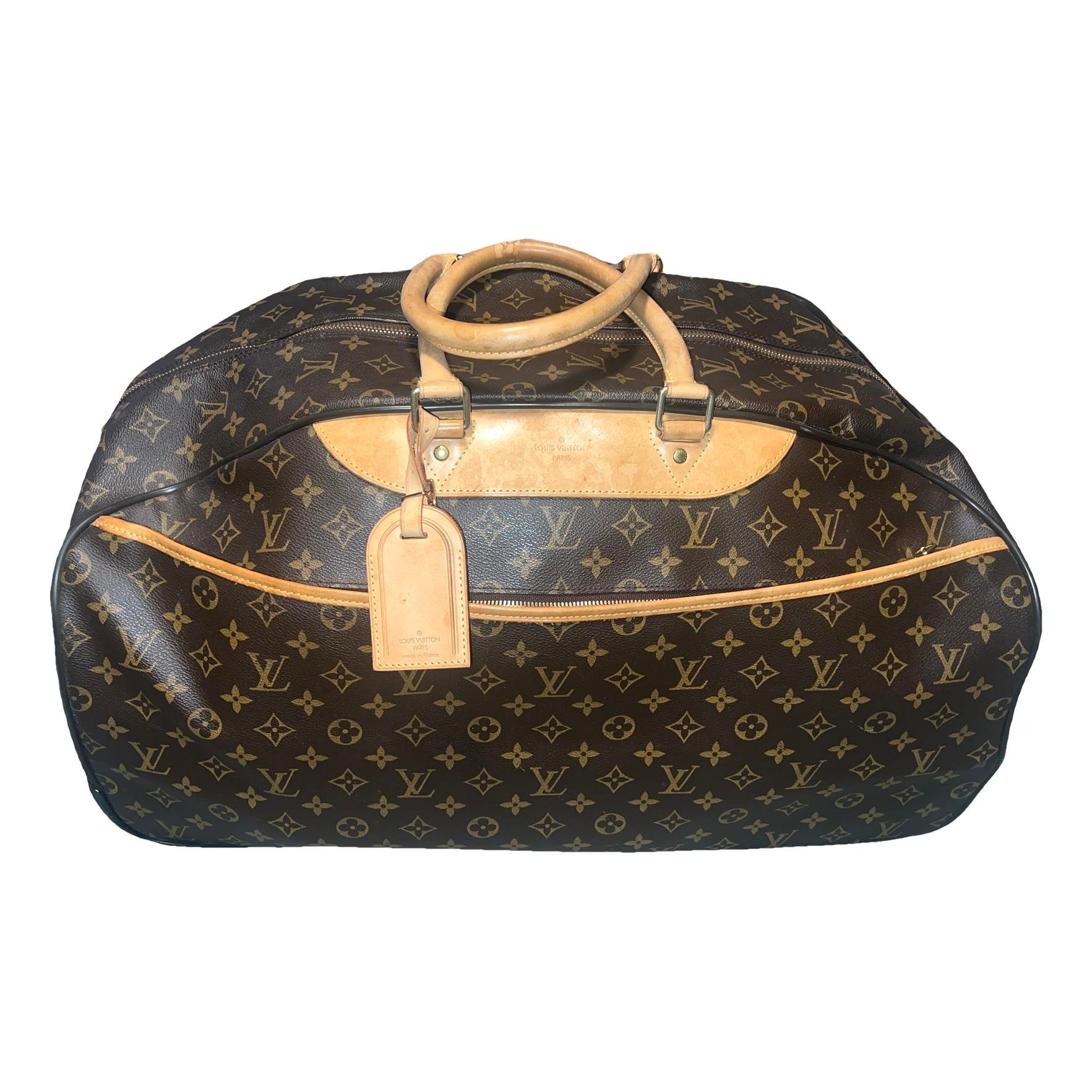 Eole leather travel bag