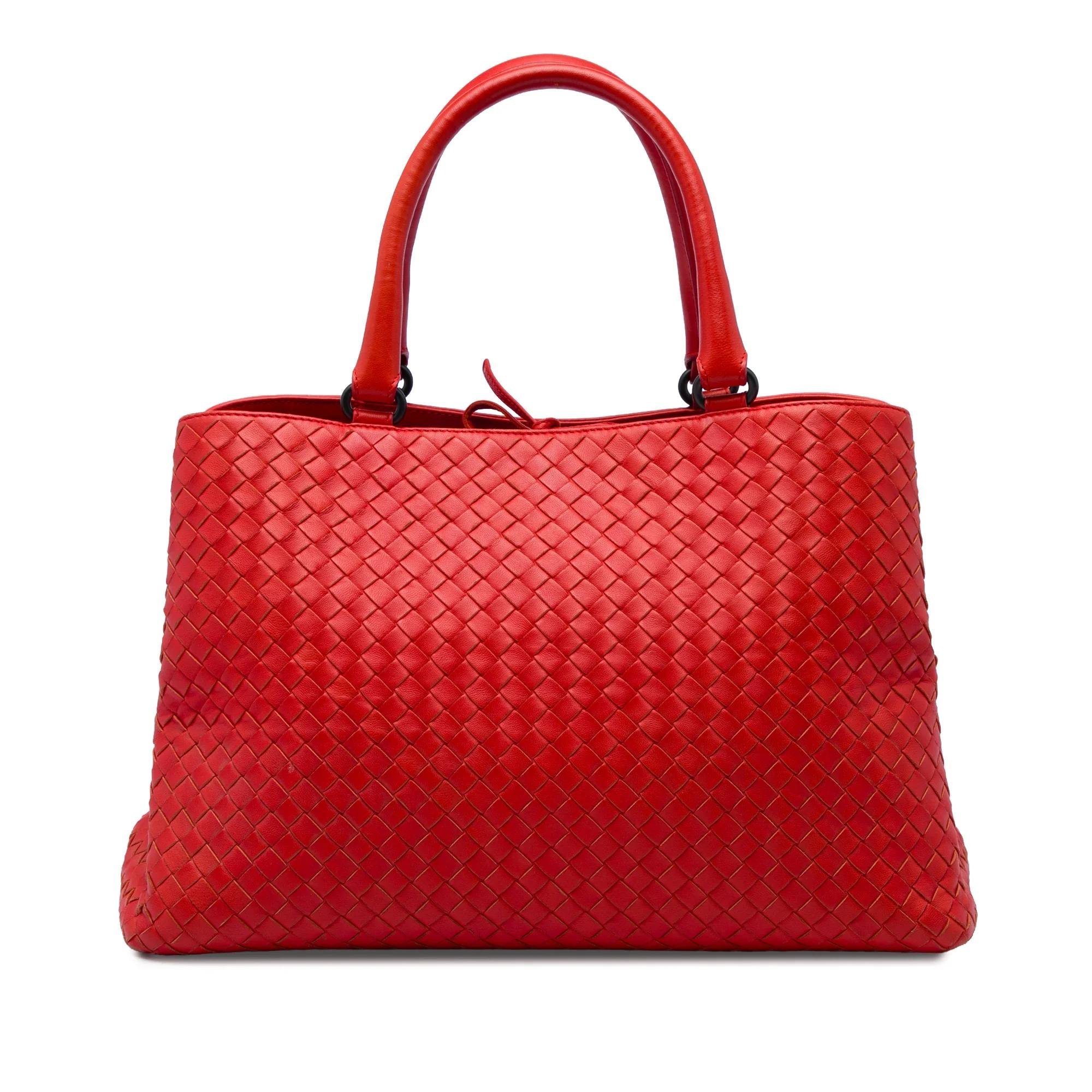 Veneta leather handbag