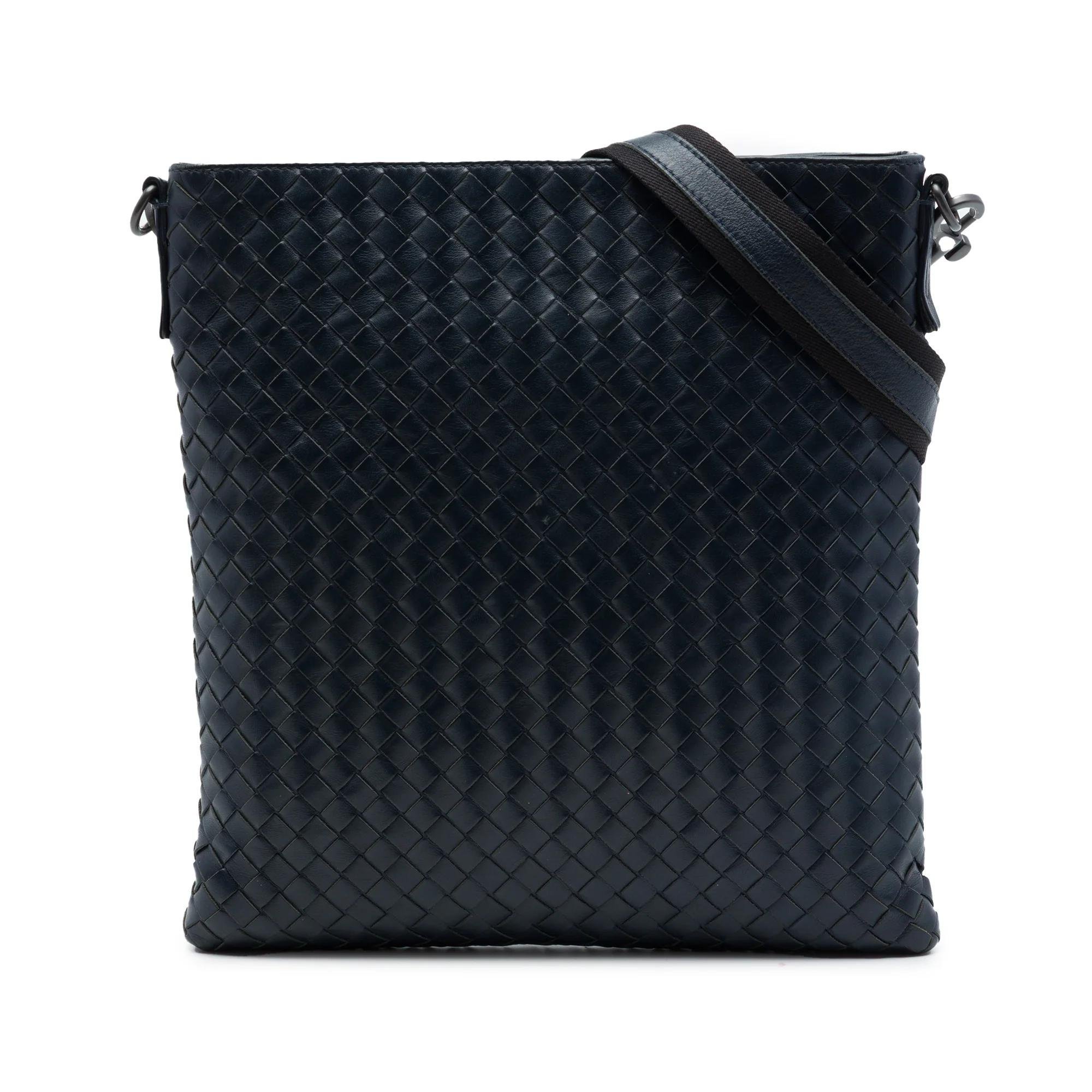 Veneta leather handbag