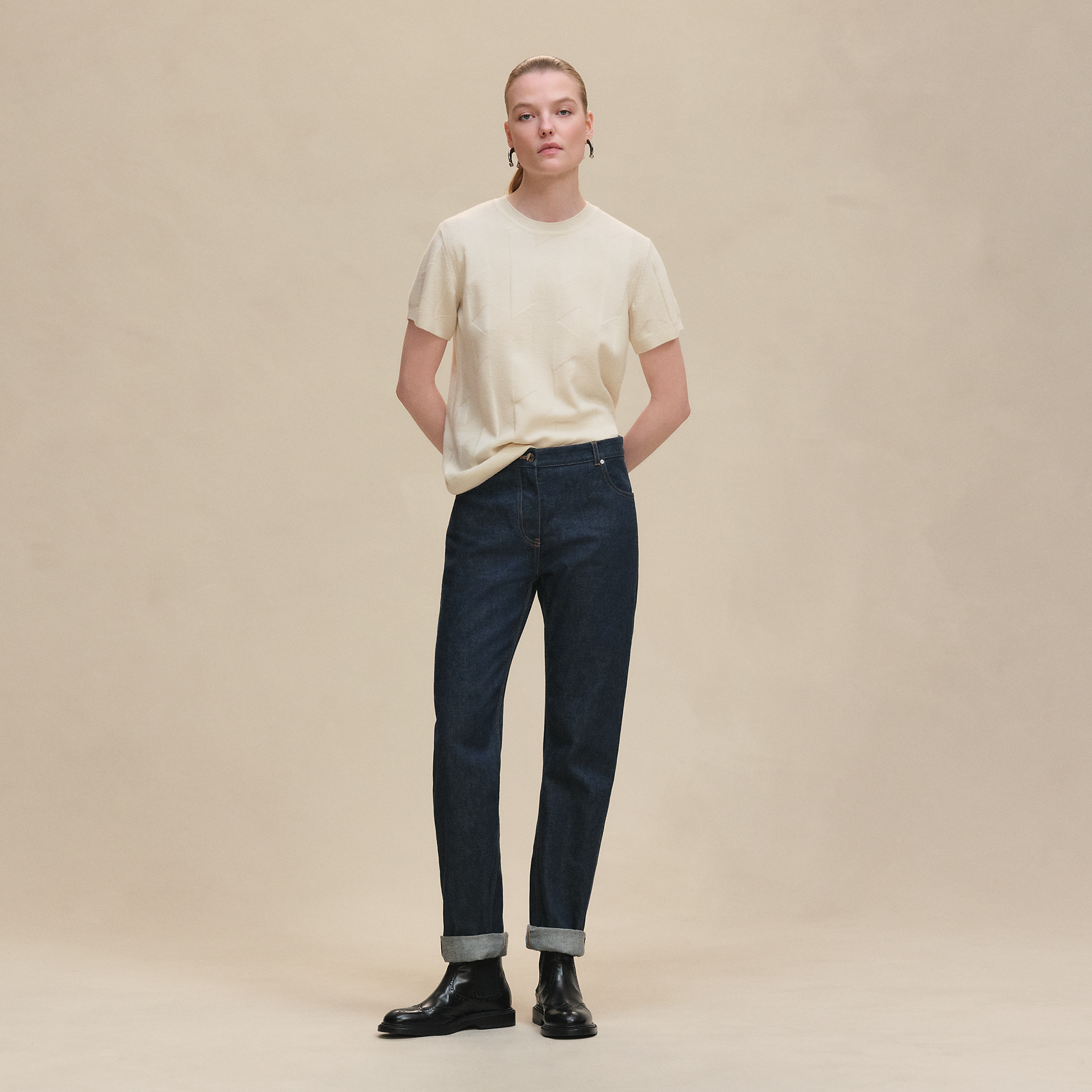 "H" short-sleeve sweater