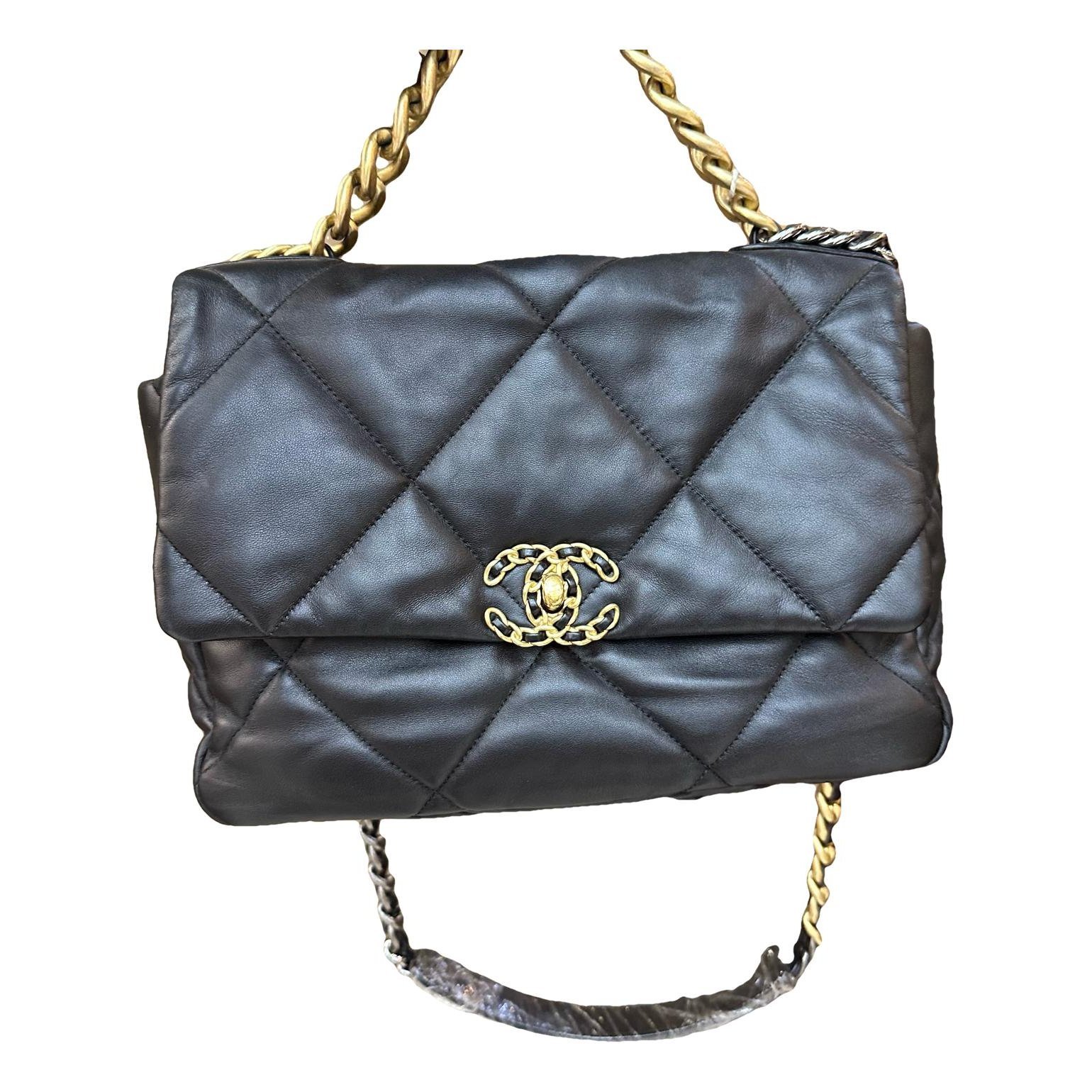Chanel 19 leather handbag
