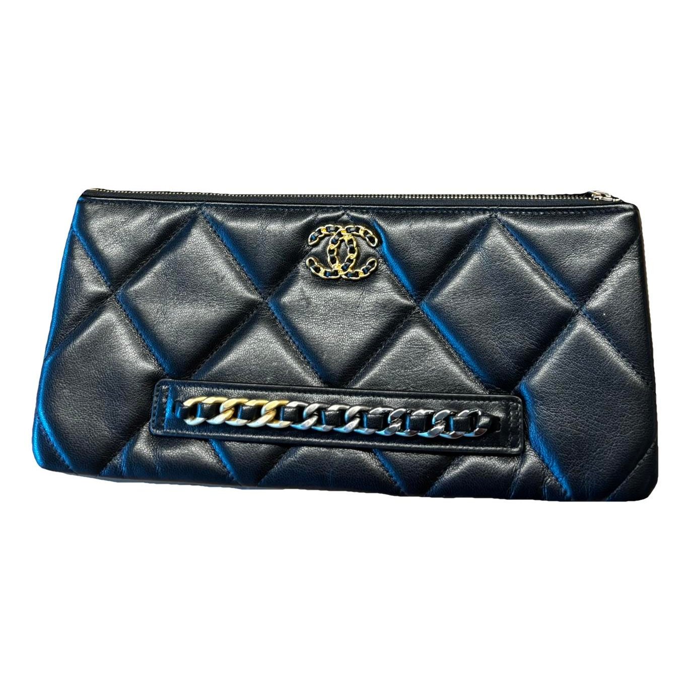 Chanel Chanel 19 leather clutch bag