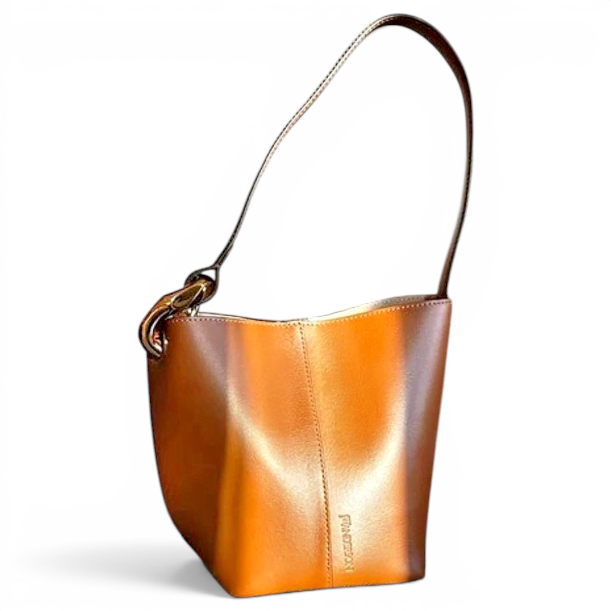 Chain leather handbag