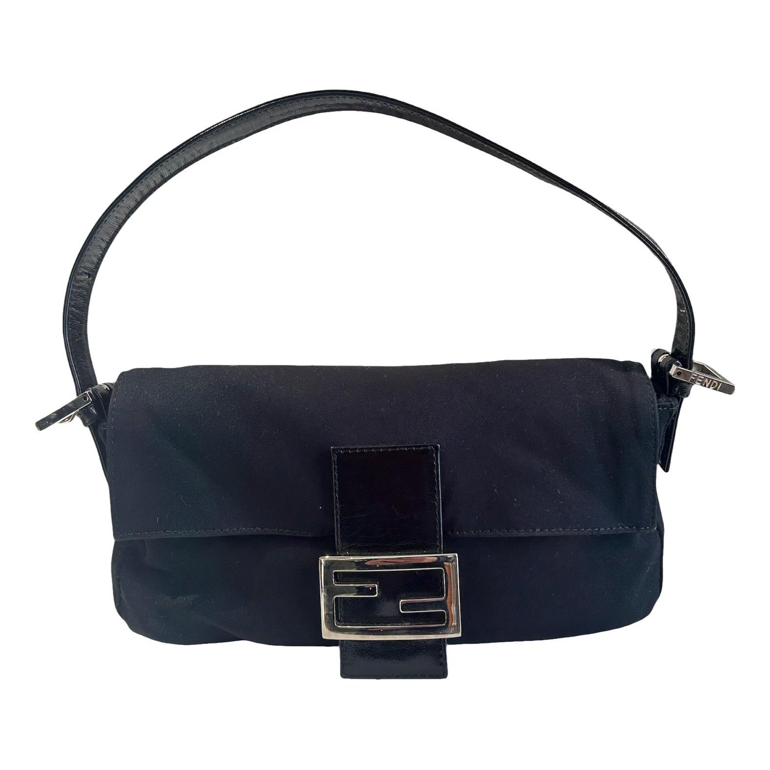 Baguette handbag