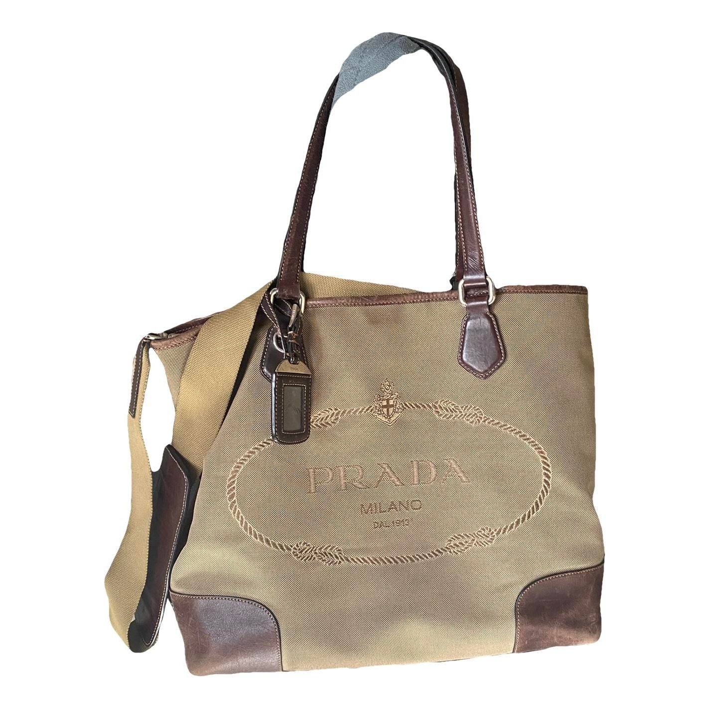 Monochrome handbag