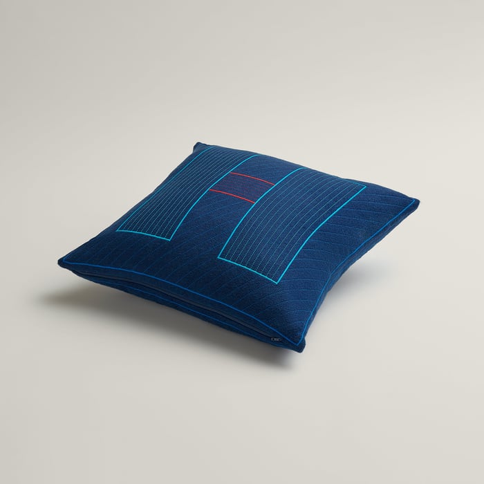 Marine Objets Du Faubourg H Pillow