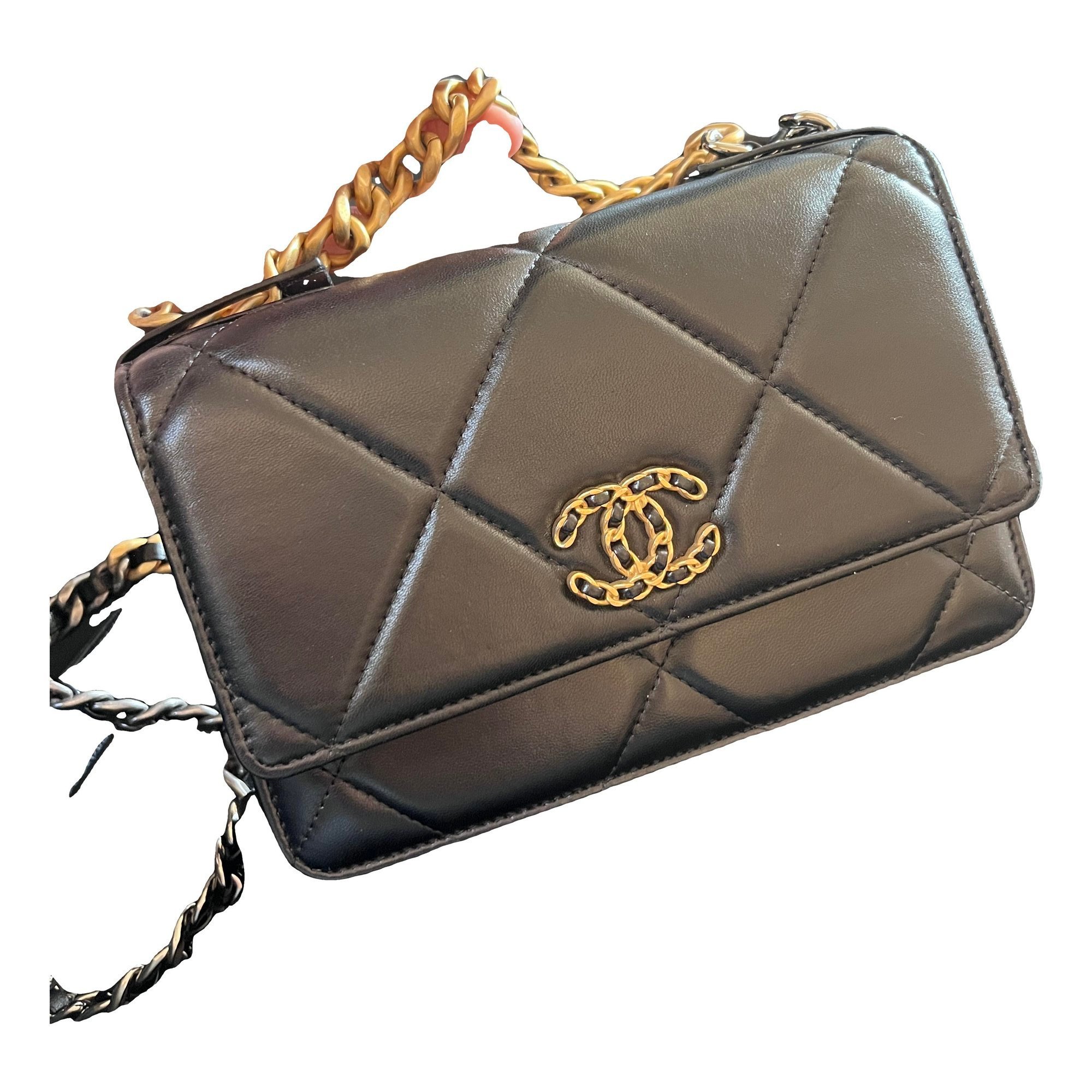 Chanel 19 leather handbag