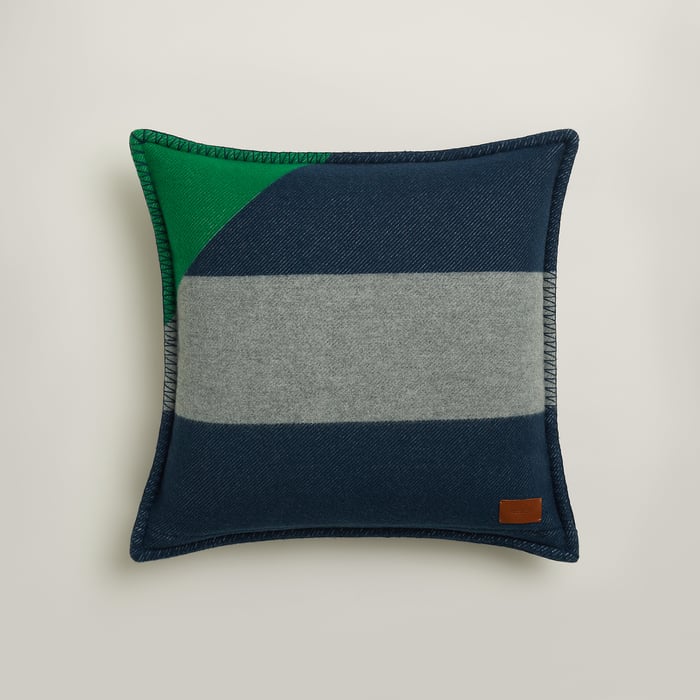 Casaque Rayee Horizontale Pillow