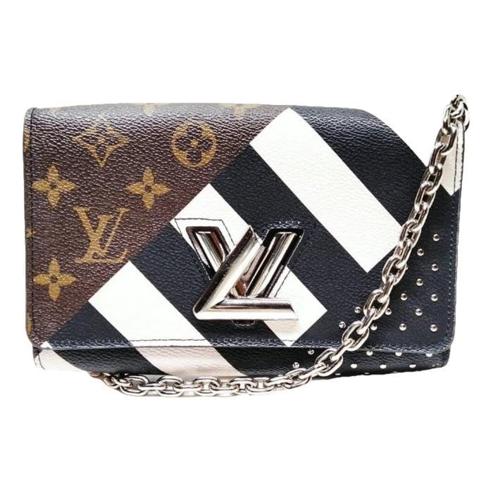 Twist Chain leather crossbody bag