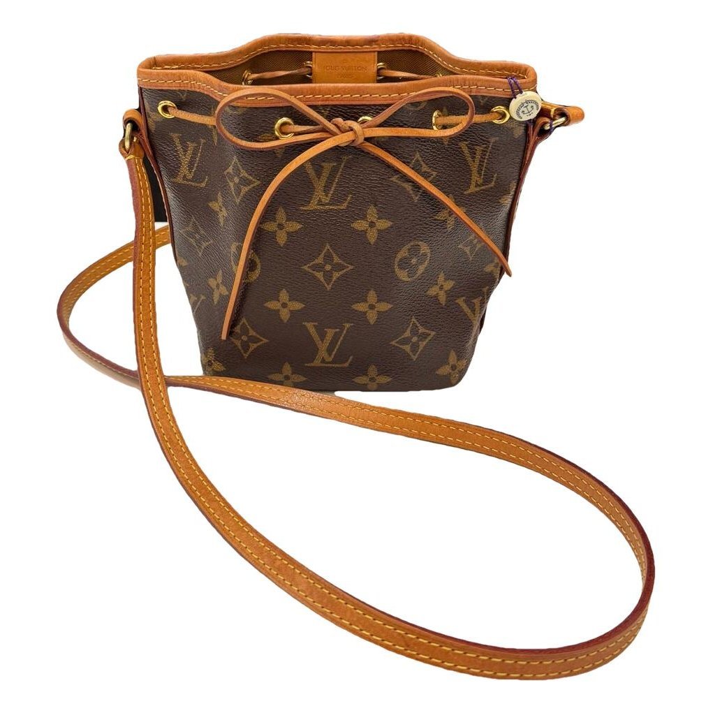 Bucket leather handbag