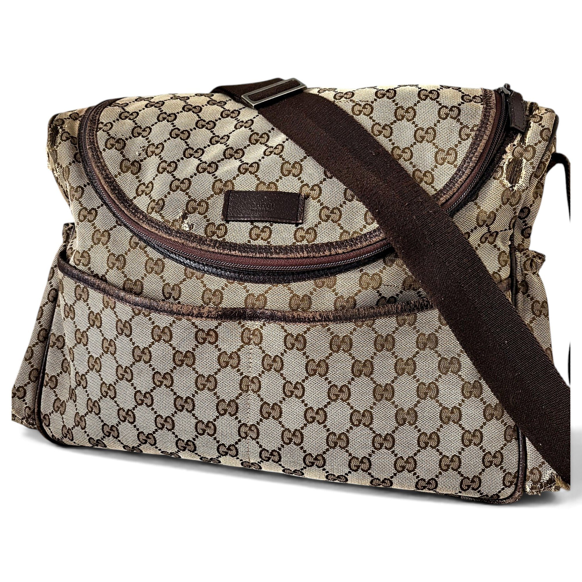 Leather travel bag