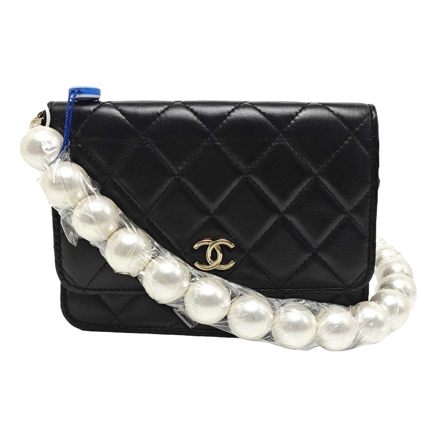 Wallet On Chain Timeless/Classique leather crossbody bag