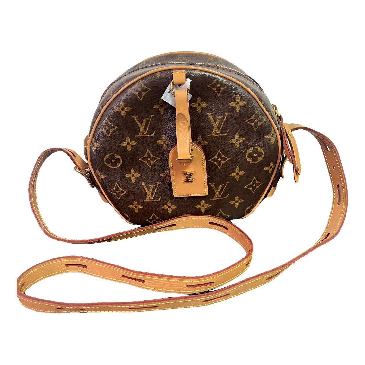 Boîte chapeau souple leather handbag