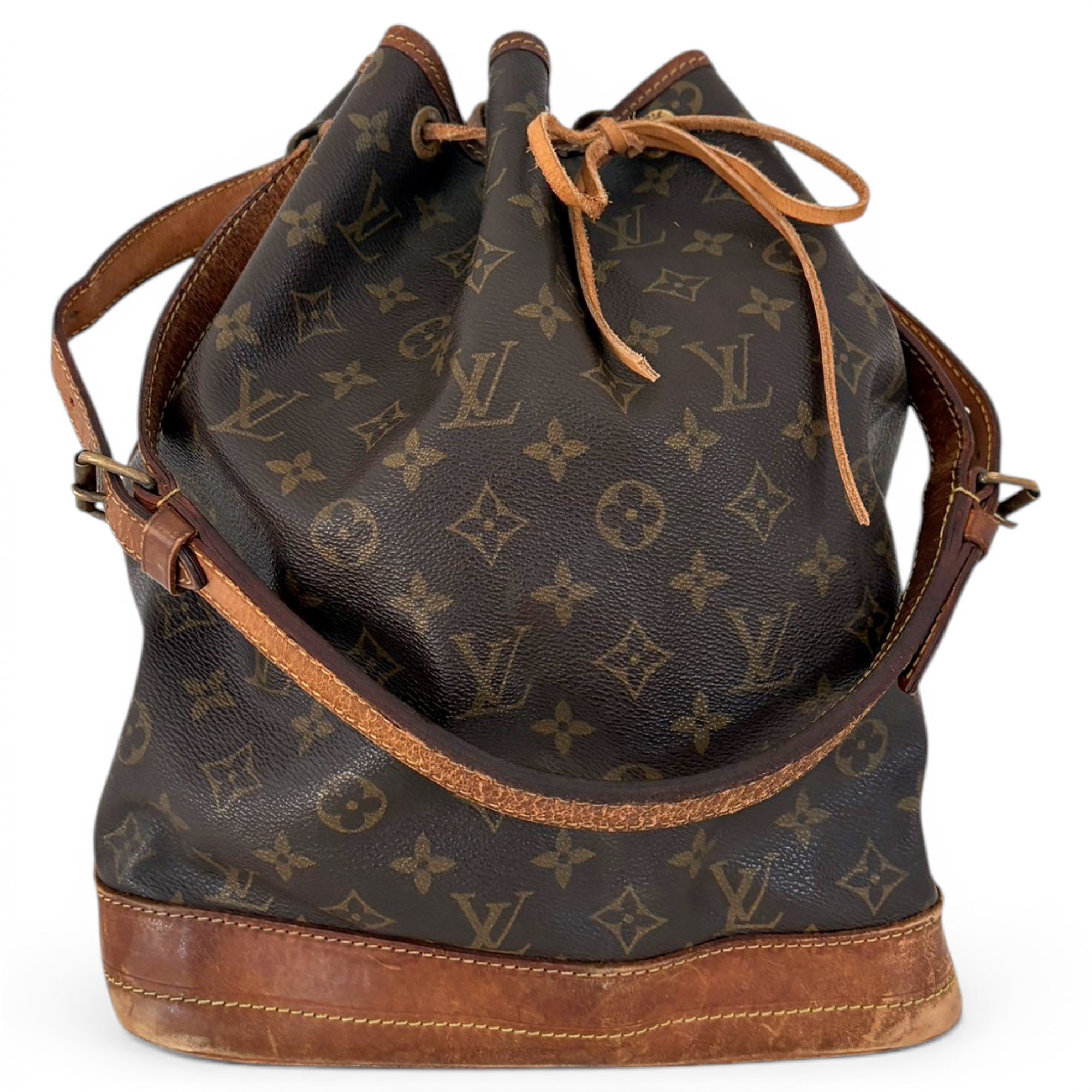 Noé leather handbag