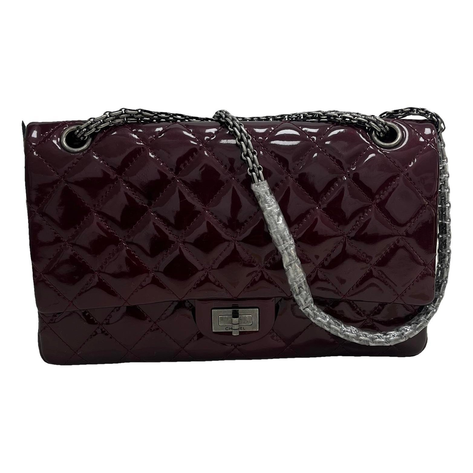 Timeless/Classique patent leather handbag