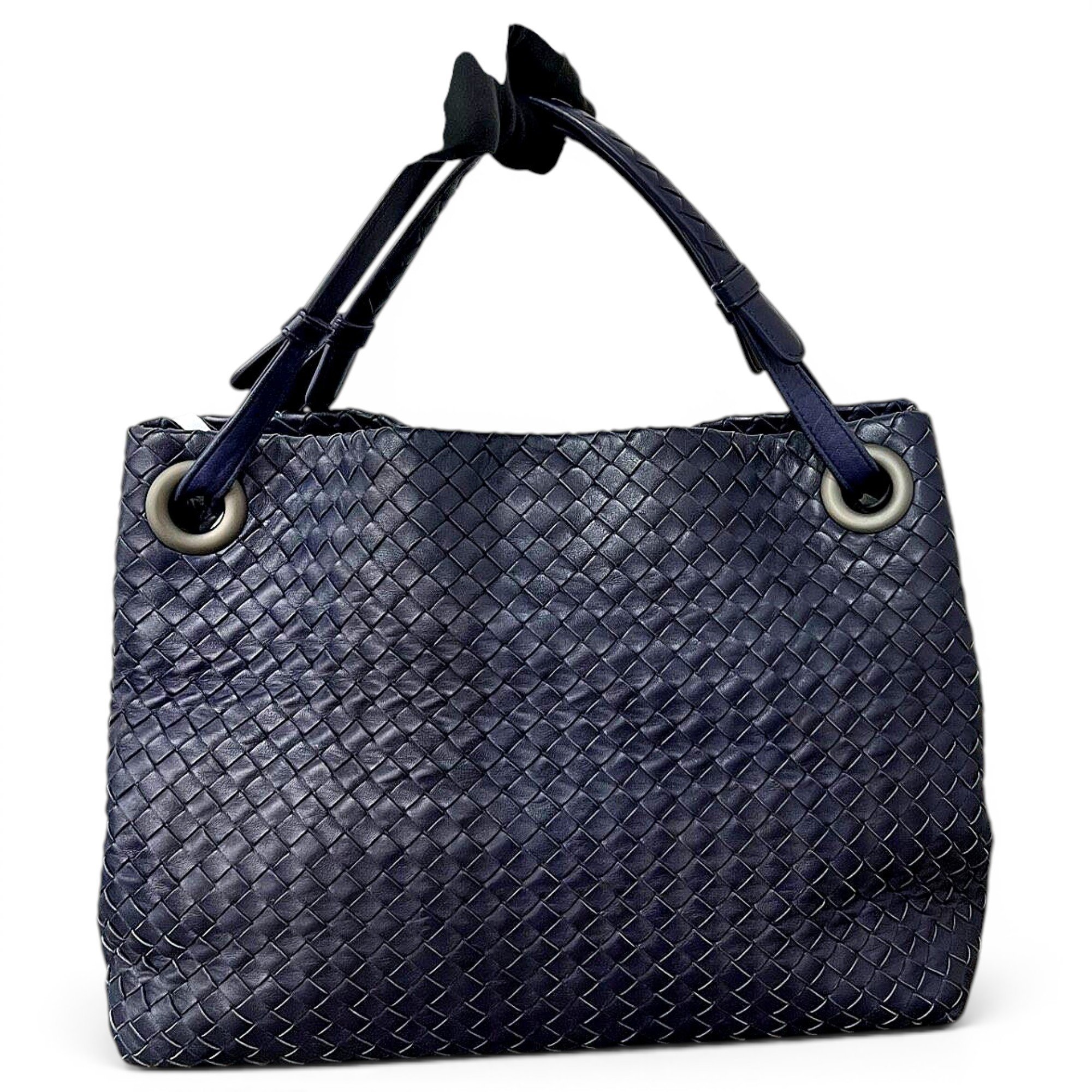 Veneta leather handbag