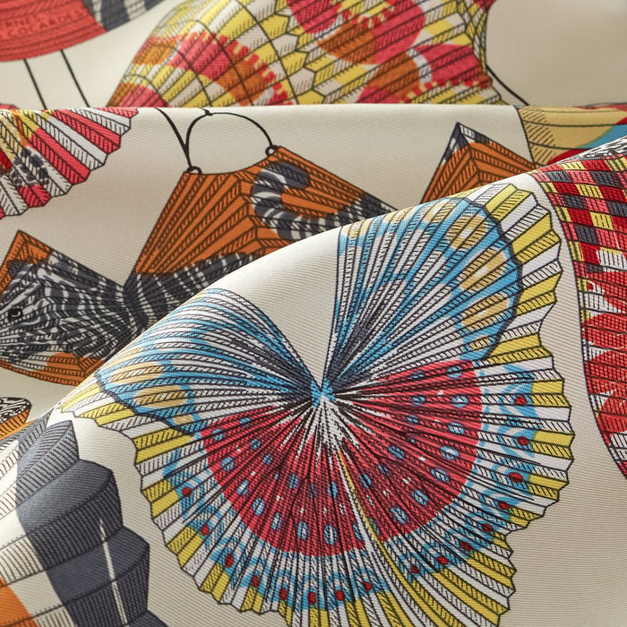Lanternes, Ballons Et Cocardes Scarf 45