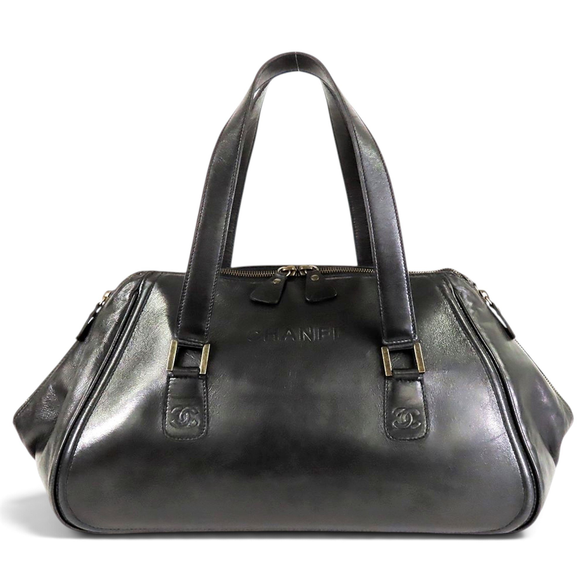 Leather travel bag