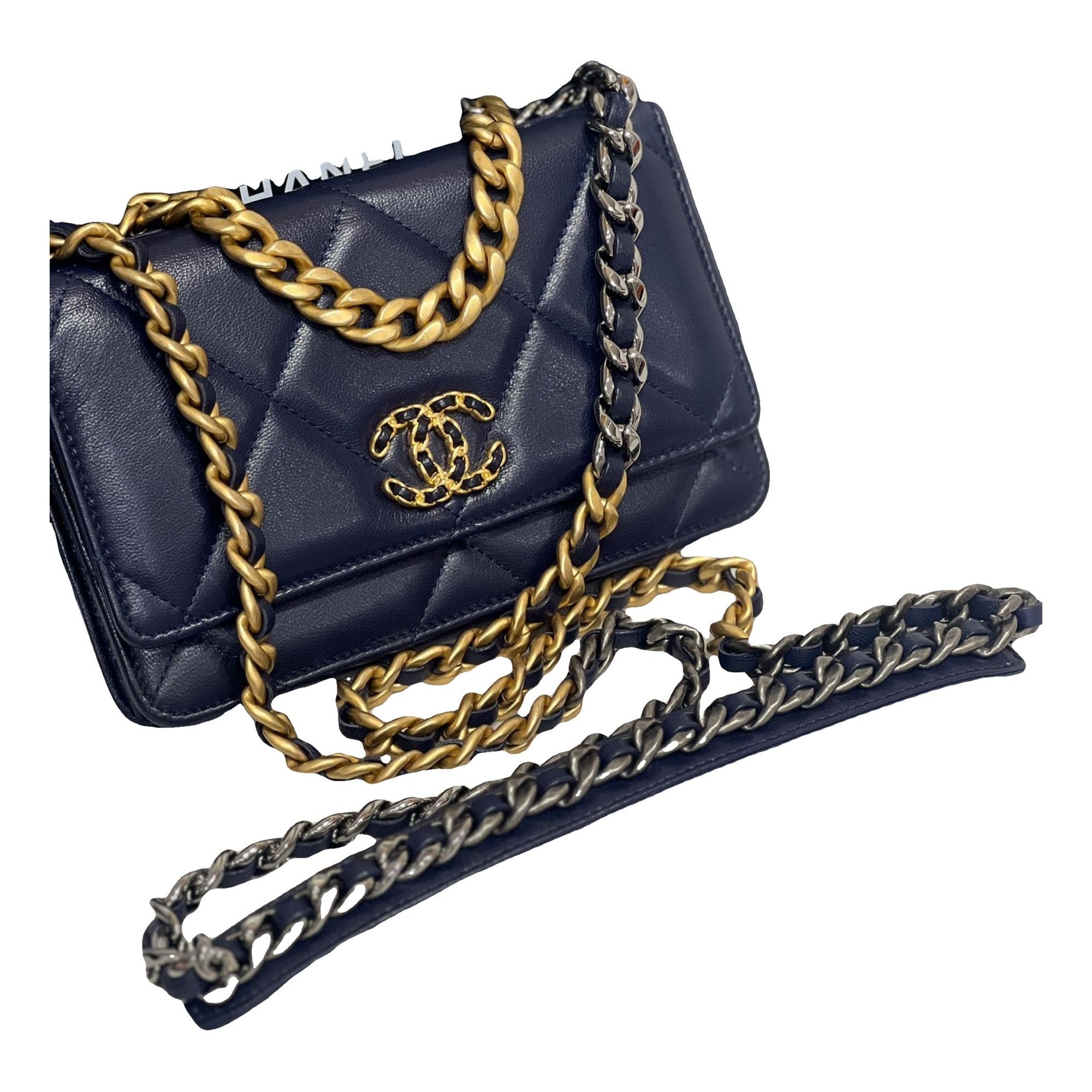 Wallet On Chain Chanel 19 leather handbag