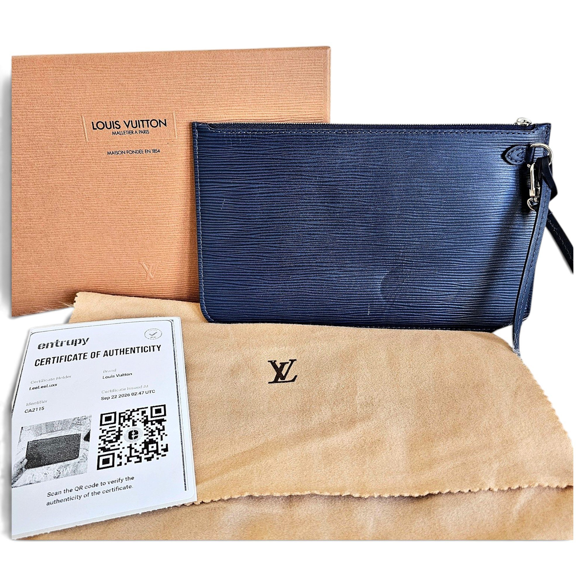 Louis Vuitton Leather clutch bag