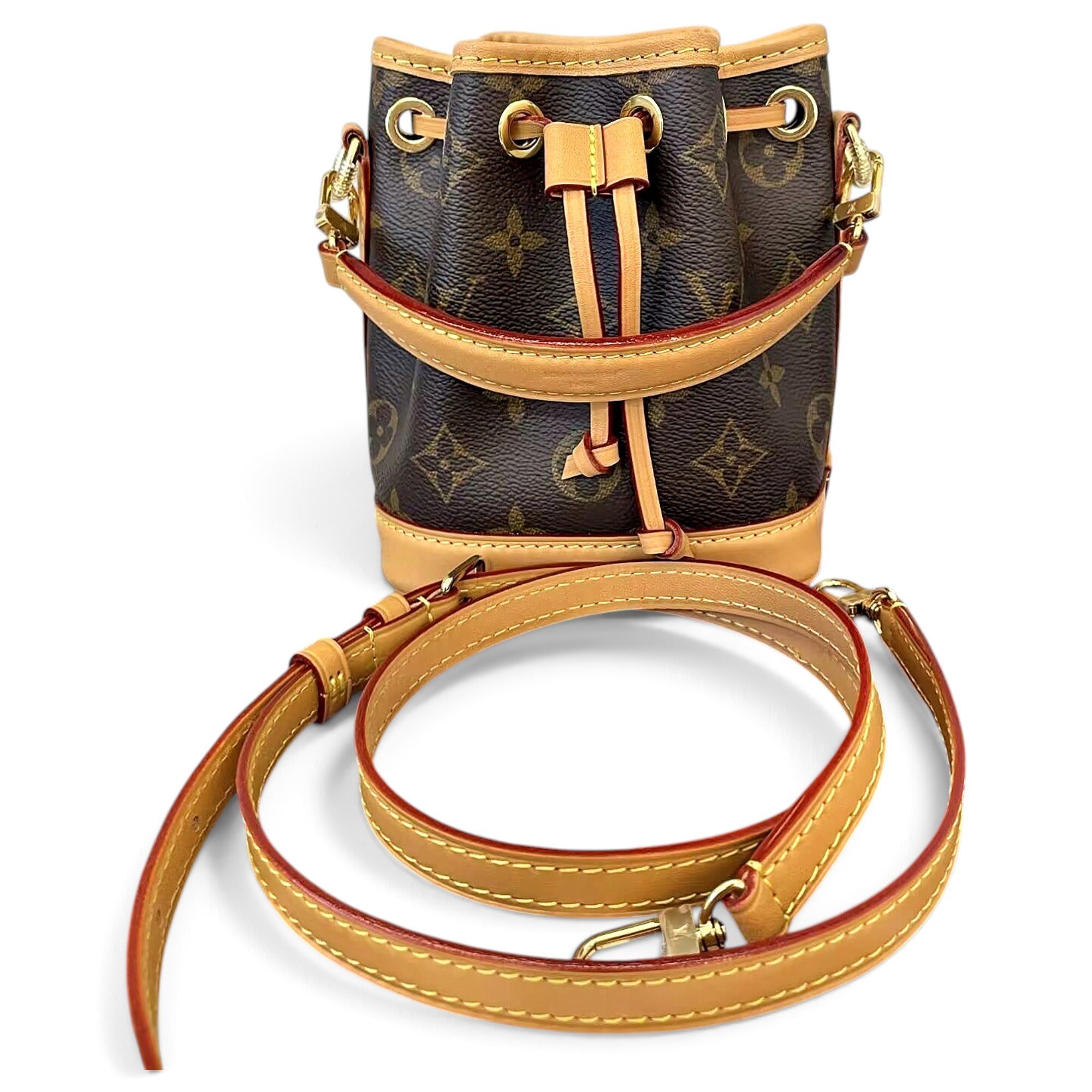 Nano Noé leather handbag