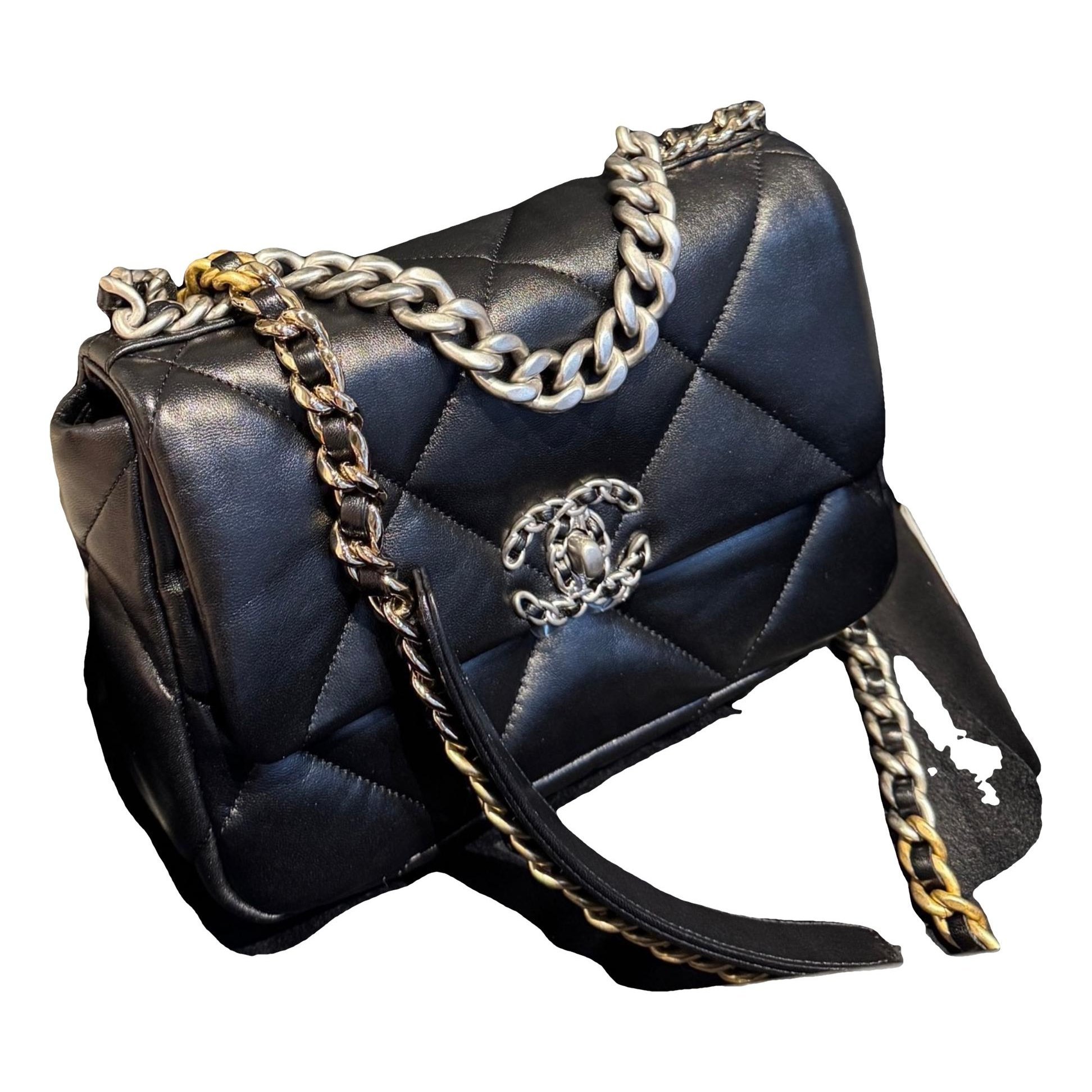 Chanel 19 leather handbag