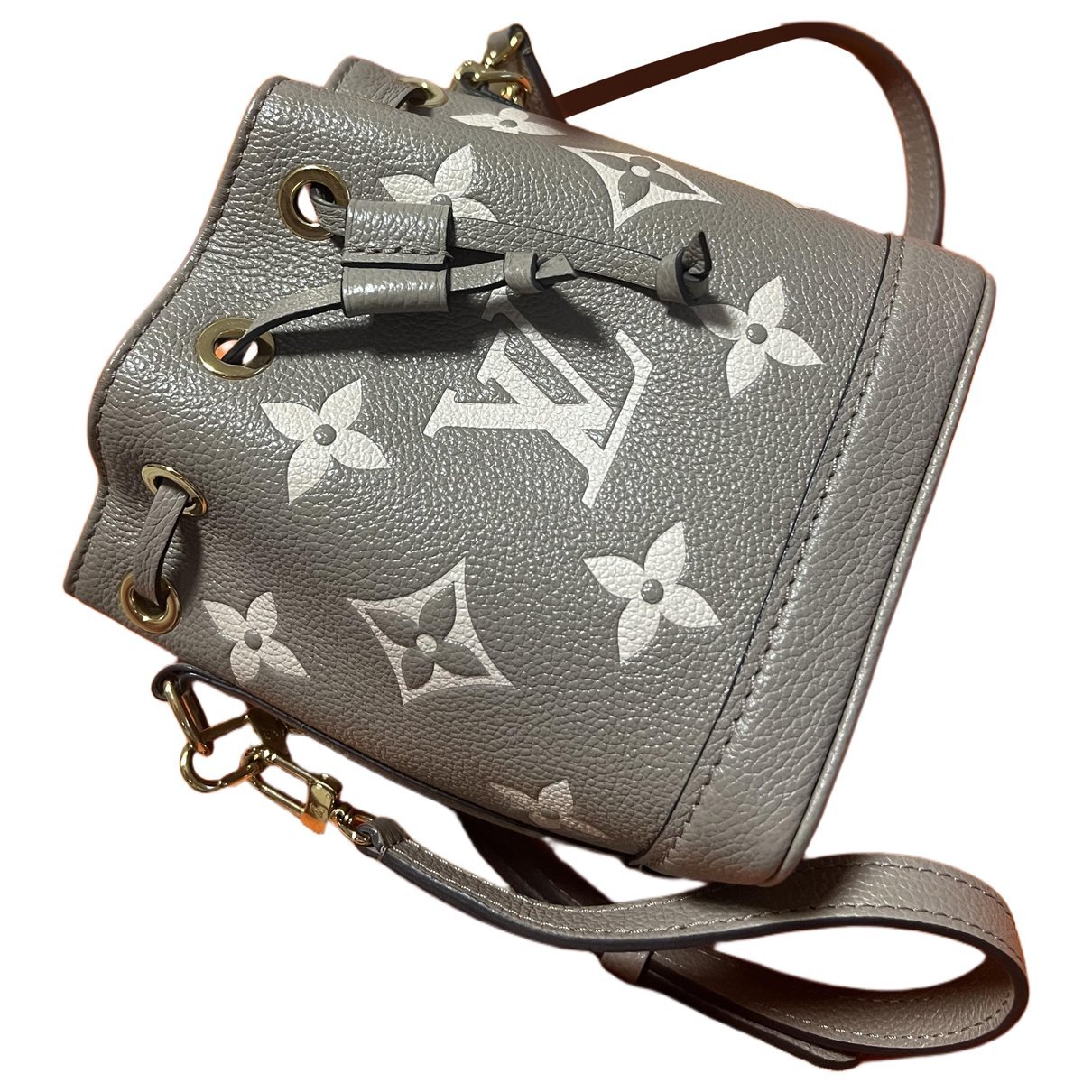 Nano Noé leather handbag