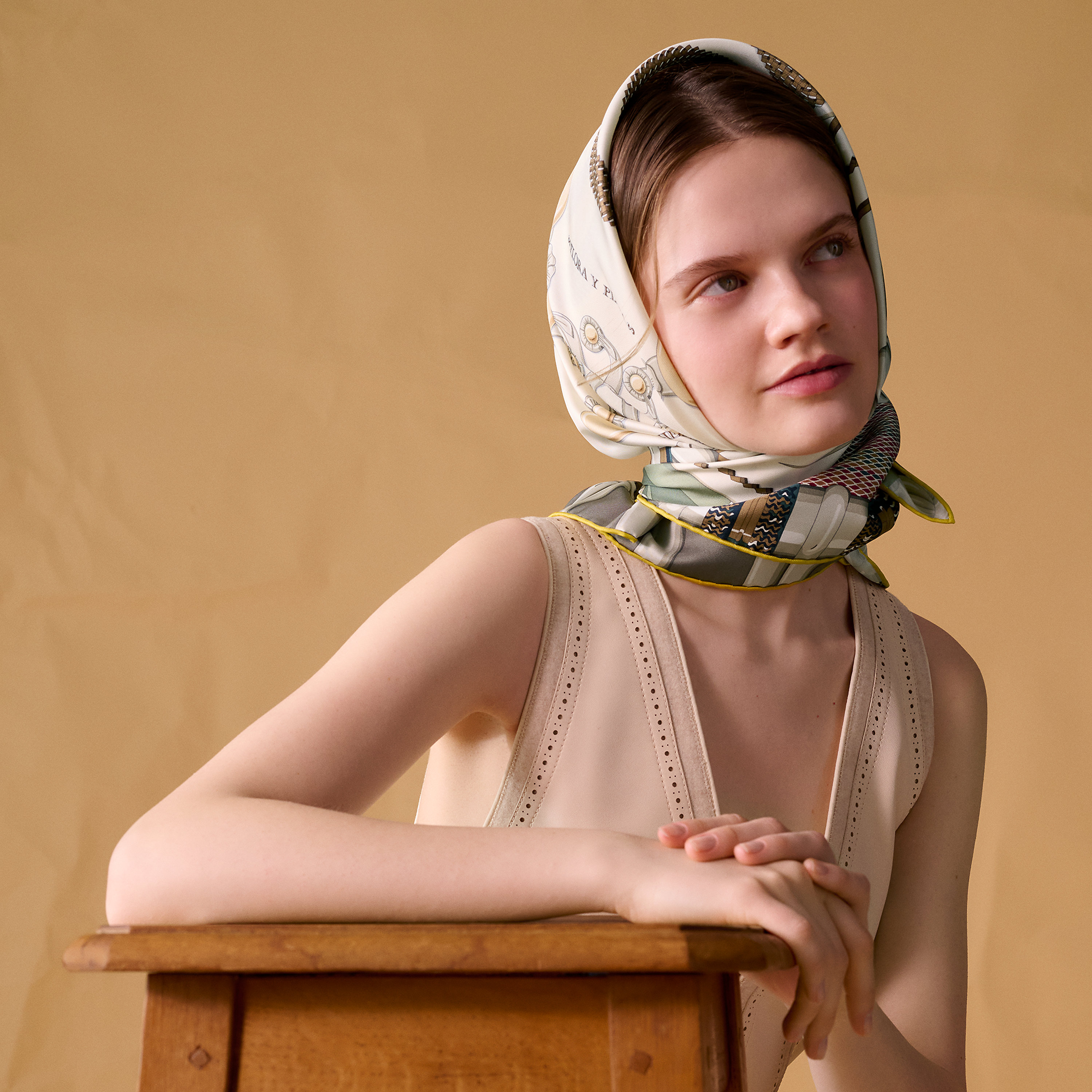 Hermès Flora y Plata scarf 90 Crème/Étoupe/Kaki | BagUSeek
