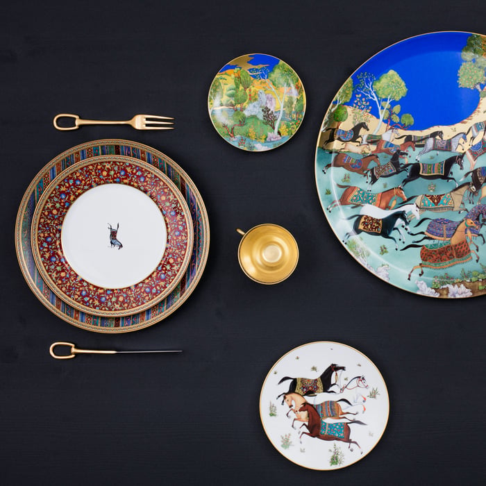 Sans Coloris Cheval d'Orient Cake Plate