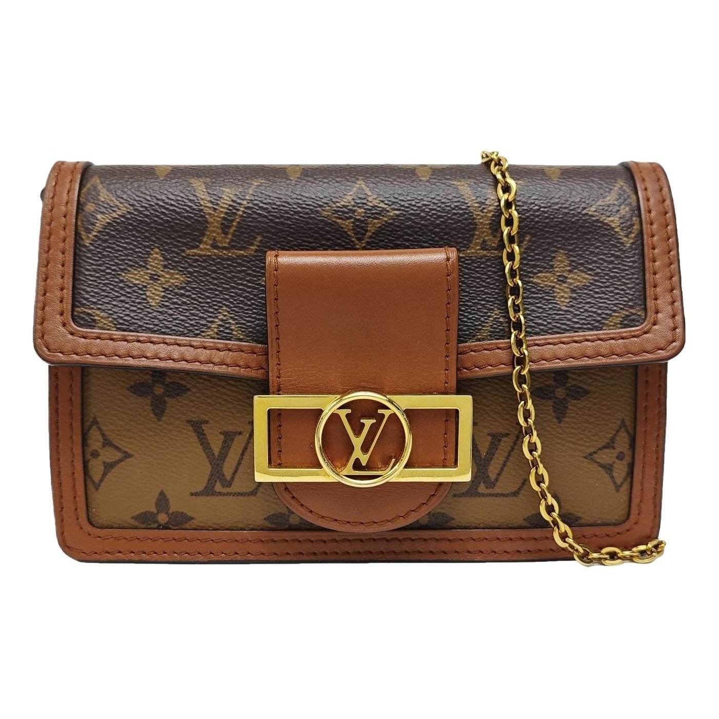 Dauphine leather handbag