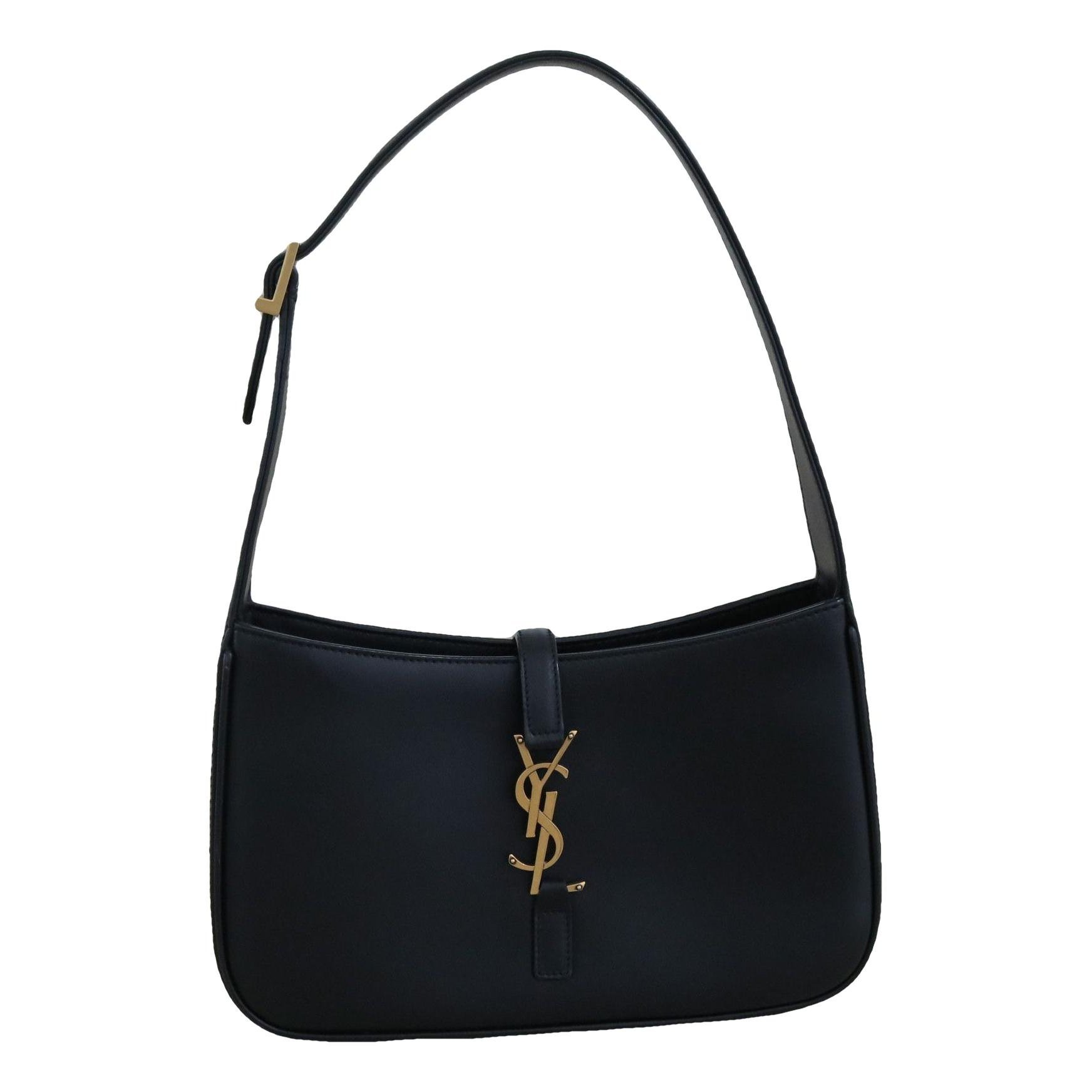 Le 5 à 7 leather handbag