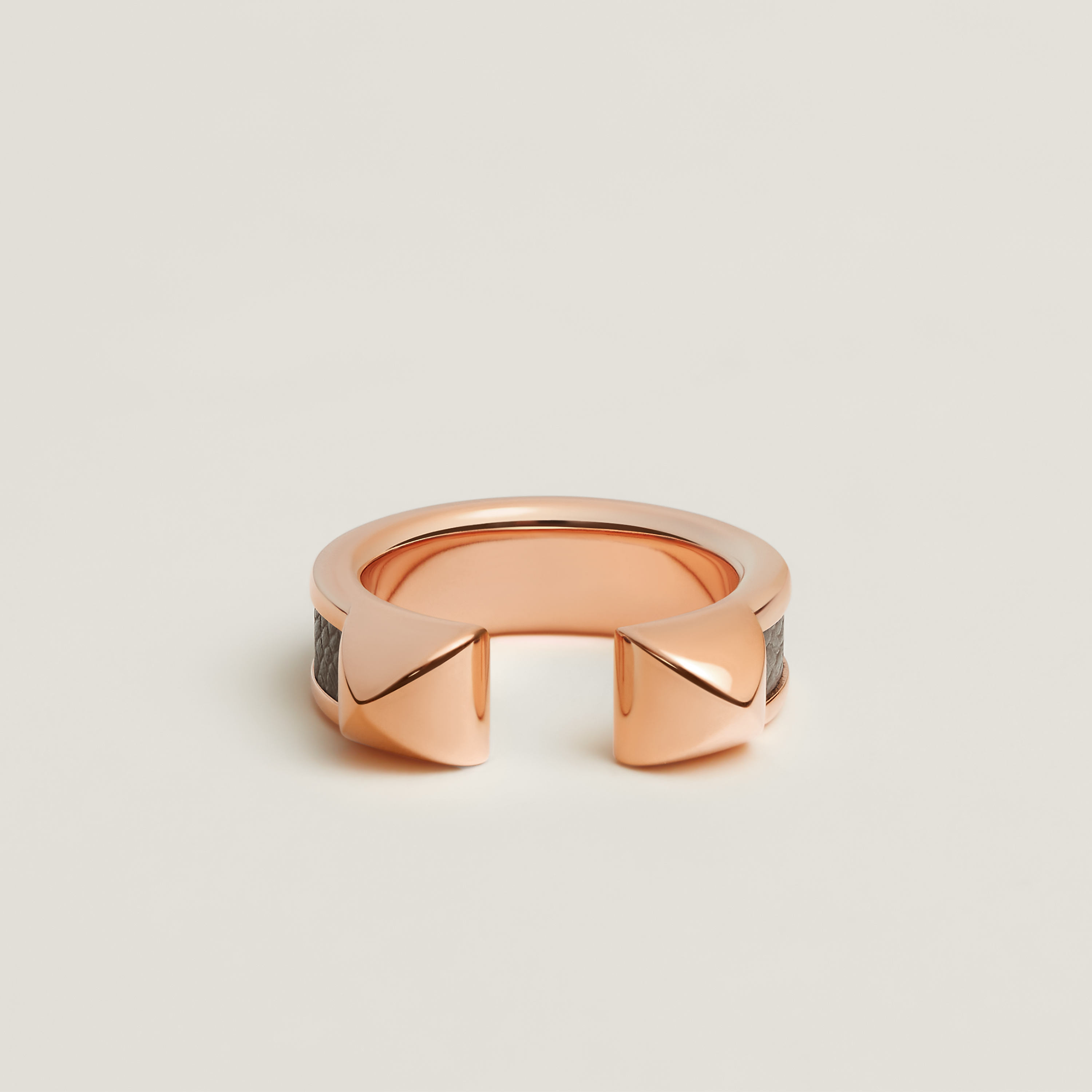 Athena double stud ring