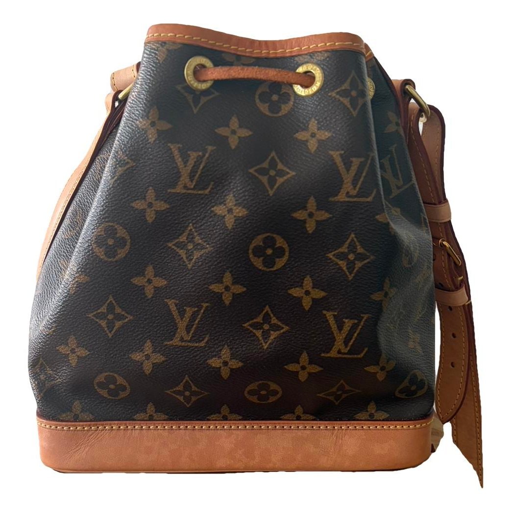 Noé patent leather handbag